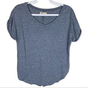 Hollister California Gray Size XS V-Neck Short Sleeve Basic T-Shirt